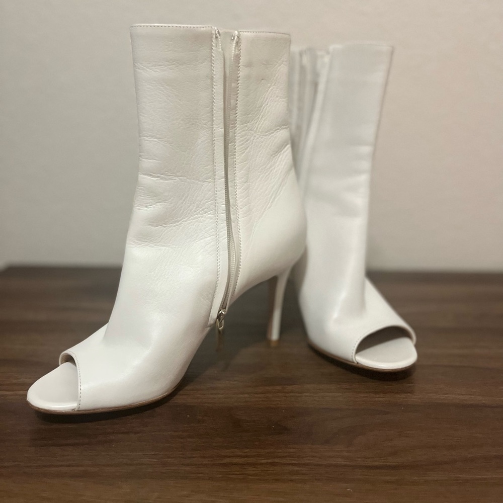 Gianvito Rossi Women White Leather Peep toe ankle Boots